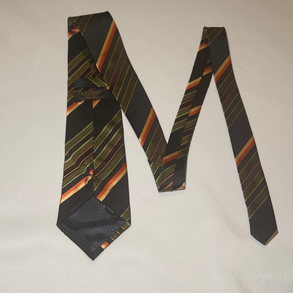 Kailong Silk Handmade Striped Tie - Picture 6 of 11